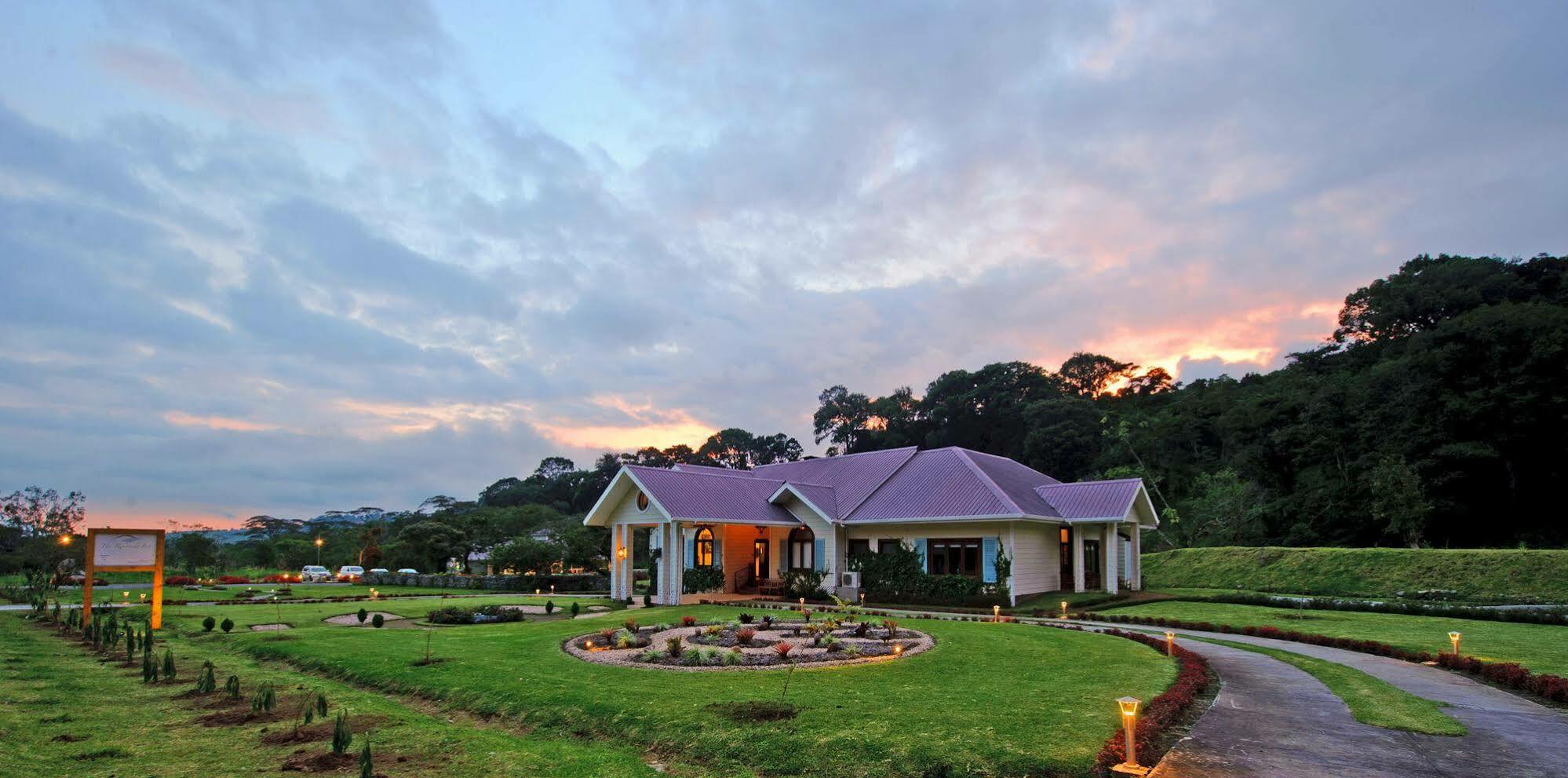 The Riverside Inn Boquete Exterior photo