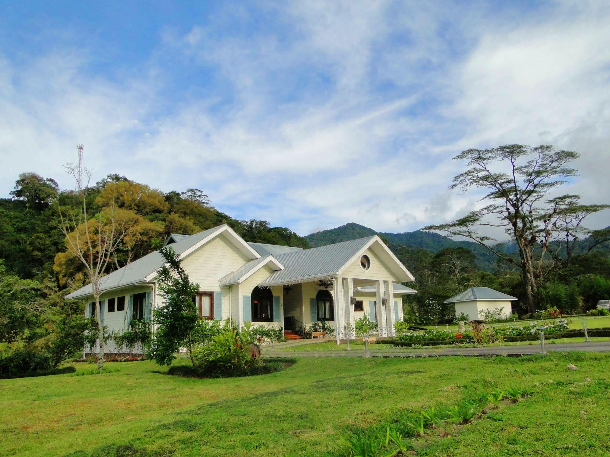 The Riverside Inn Boquete Exterior photo